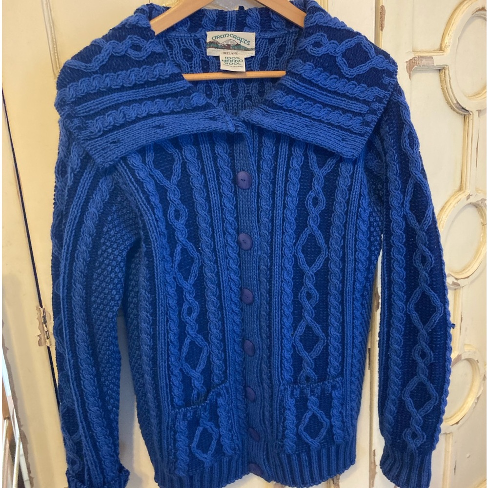 Women’s Medium 100% Merino Wool Aran Crafts Irish cardigan.